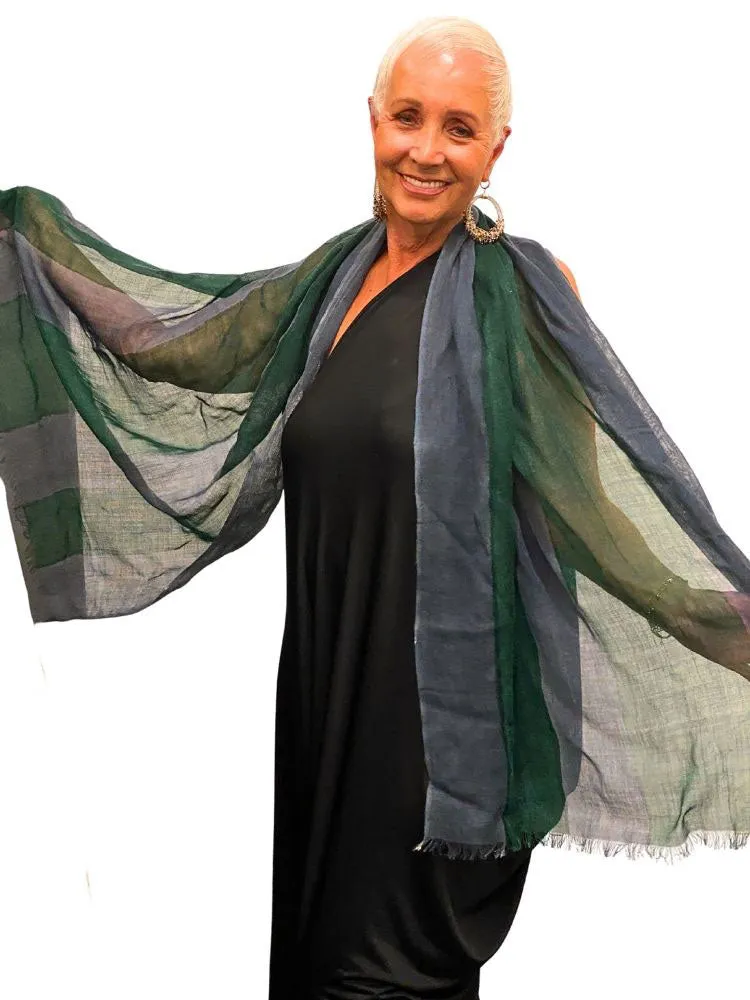 Charcoal grey and forest green fine wool scarf | CORI