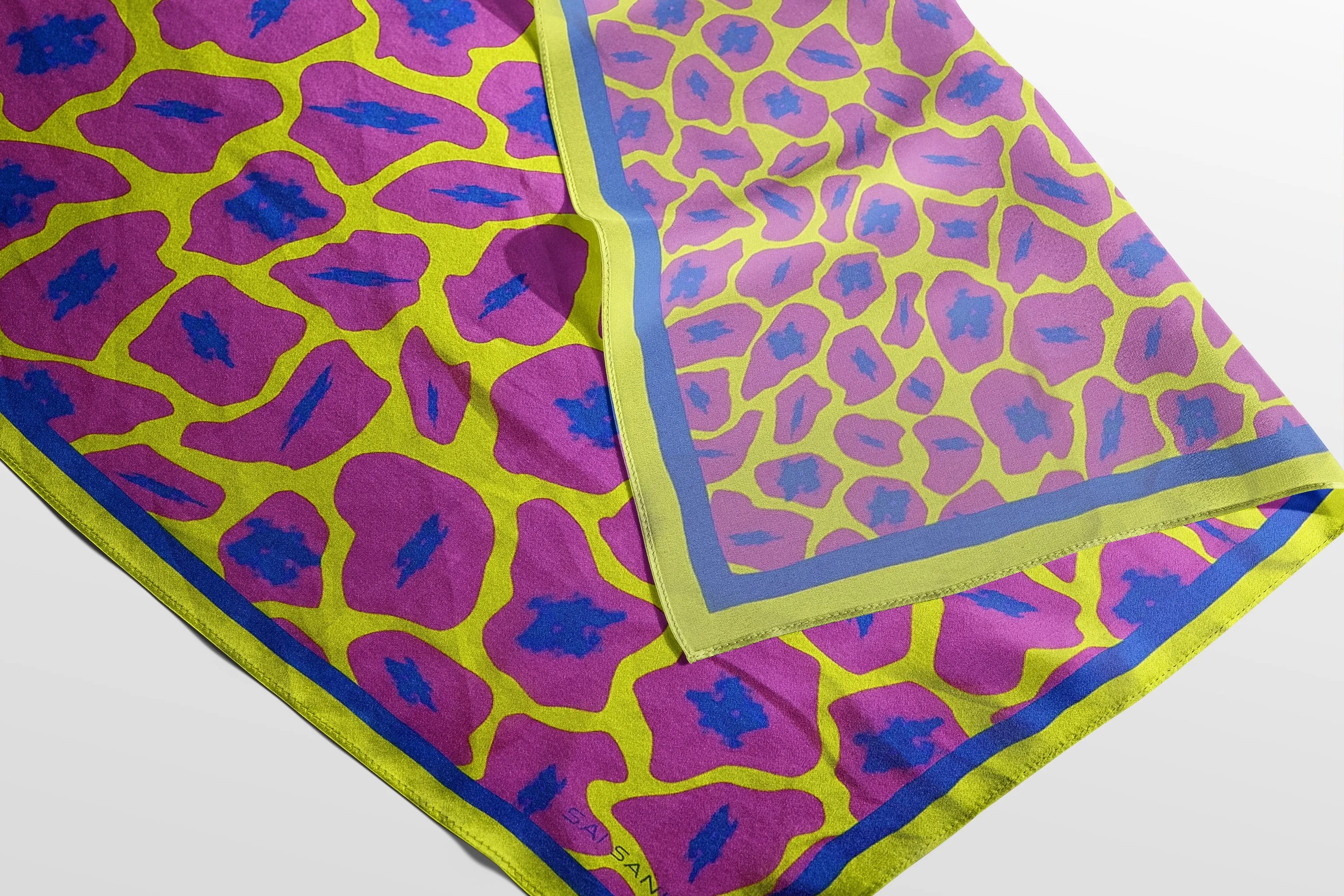 Leonora Scarf