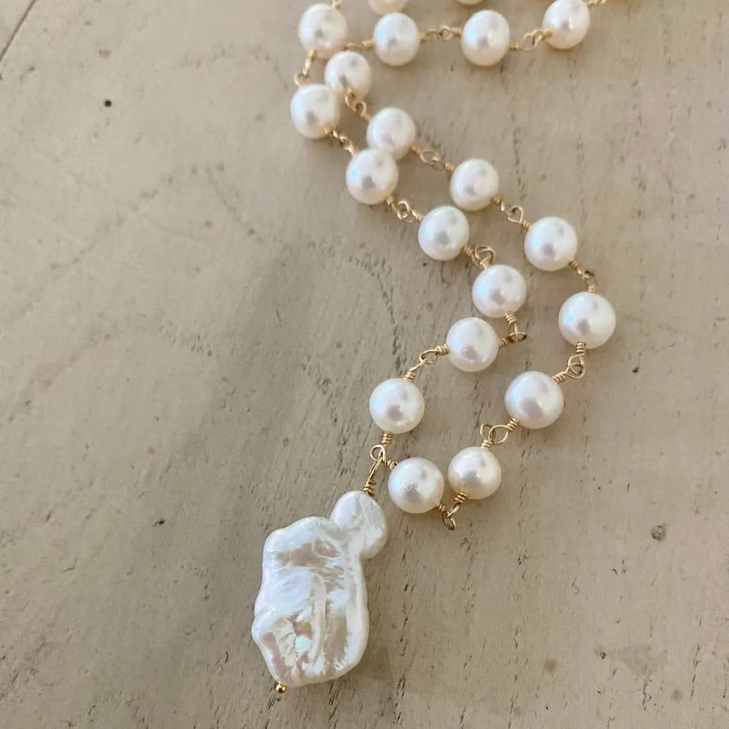 Pearl Necklace with Nugget Drop
