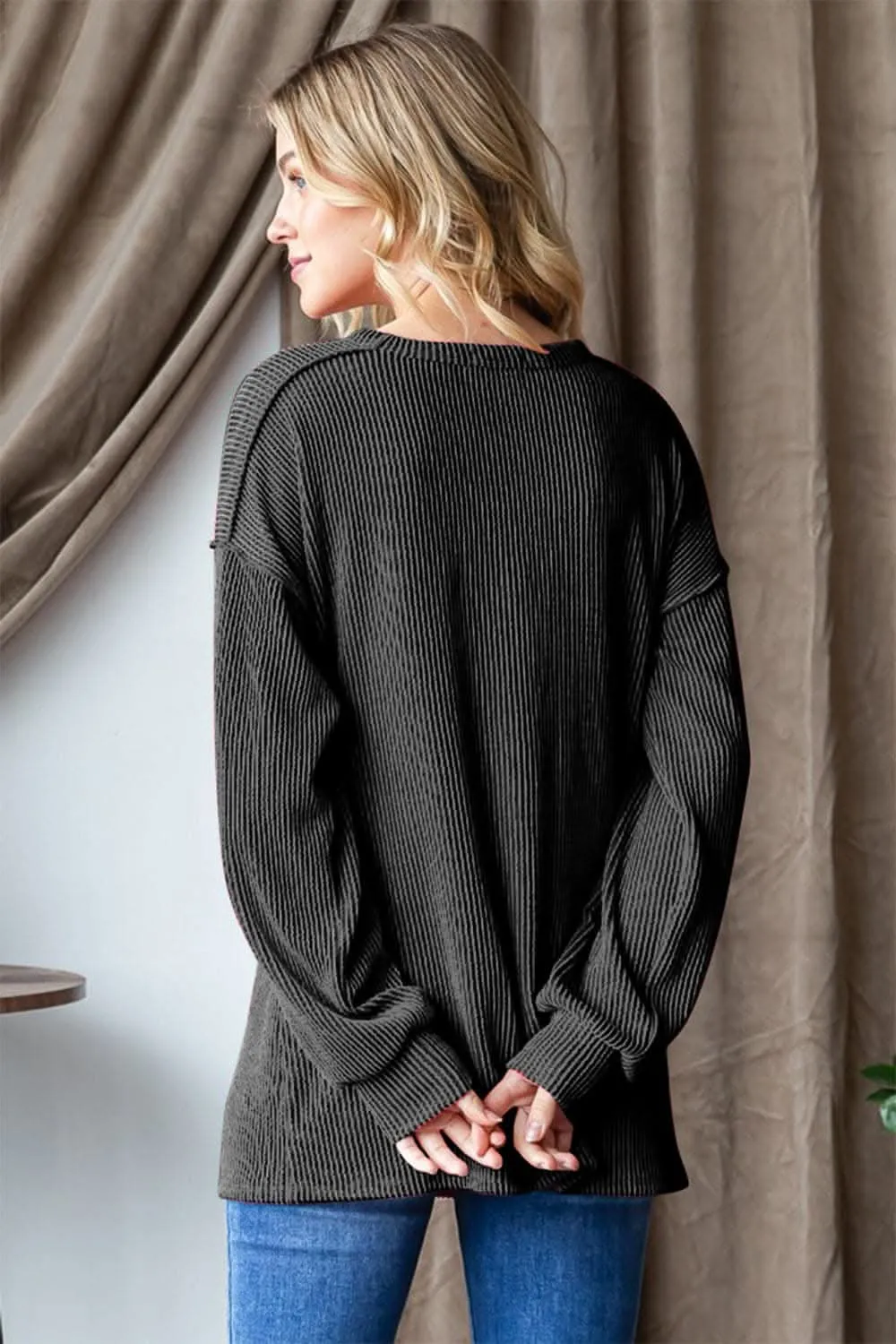 Ribbed long sleeve t-shirt for chic layering